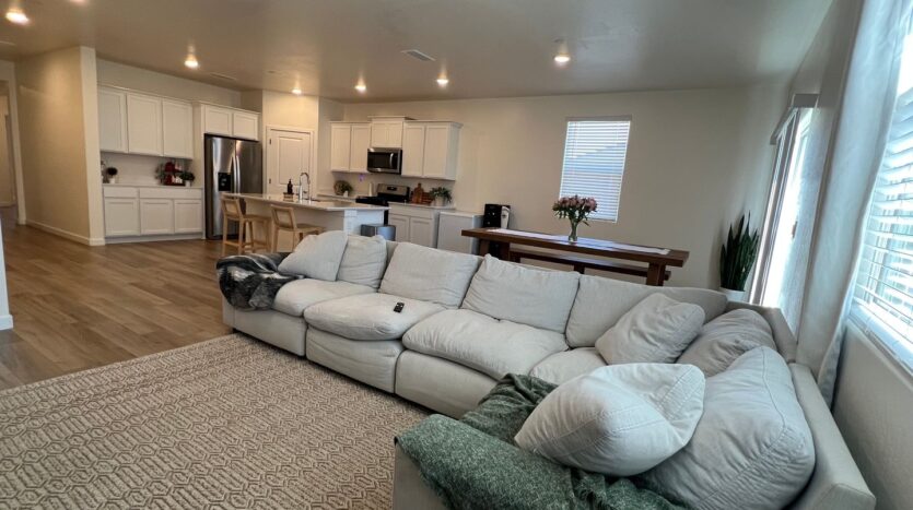 1869 W GRAHAM ST  - Hanford - California - 3 bed, 2 bath rental property