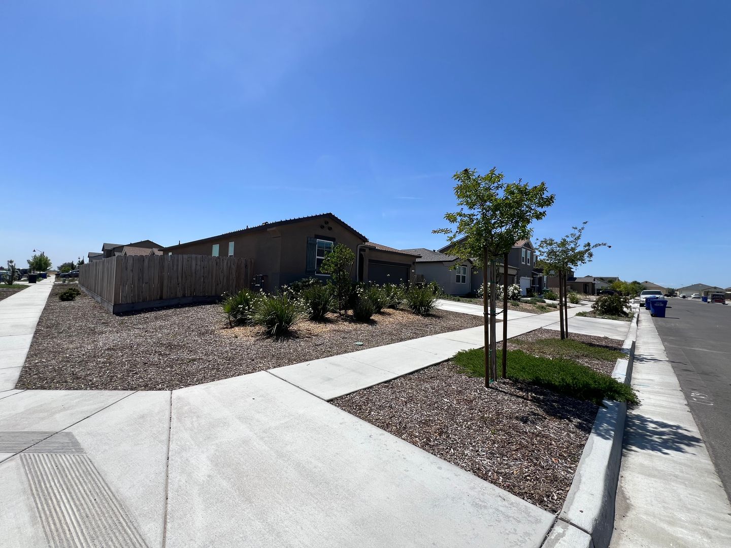 1869 W GRAHAM ST  - Hanford - California - 3 bed, 2 bath rental property