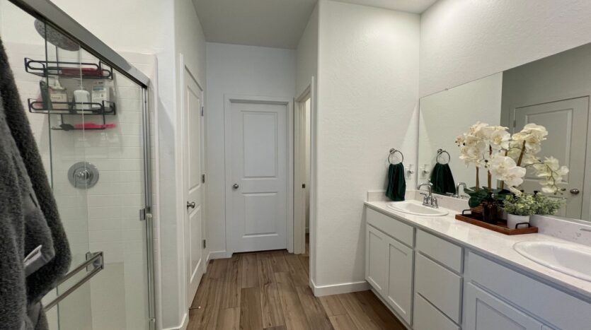 1869 W GRAHAM ST  - Hanford - California - 3 bed, 2 bath rental property