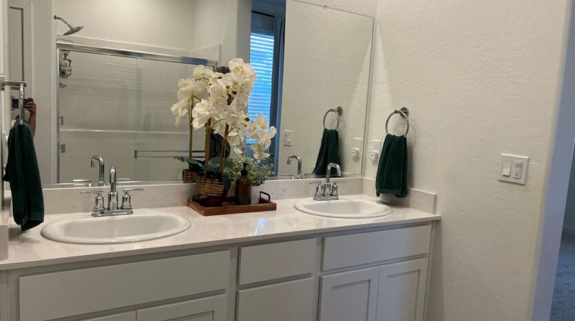 1869 W GRAHAM ST  - Hanford - California - 3 bed, 2 bath rental property