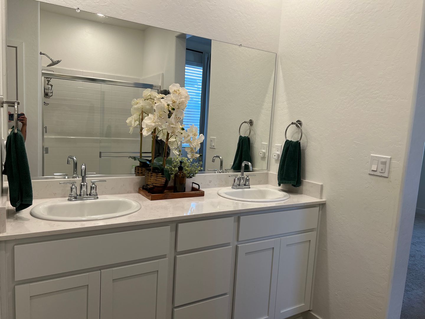 1869 W GRAHAM ST  - Hanford - California - 3 bed, 2 bath rental property