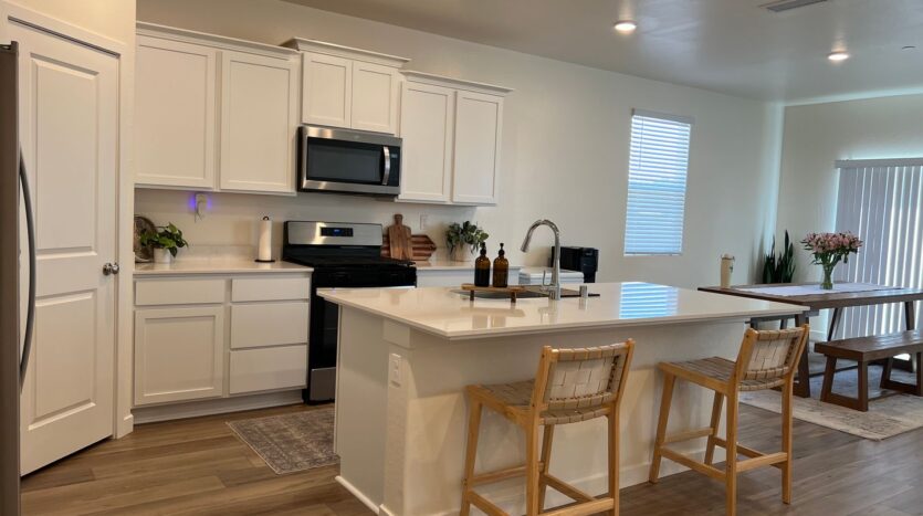 1869 W GRAHAM ST  - Hanford - California - 3 bed, 2 bath rental property