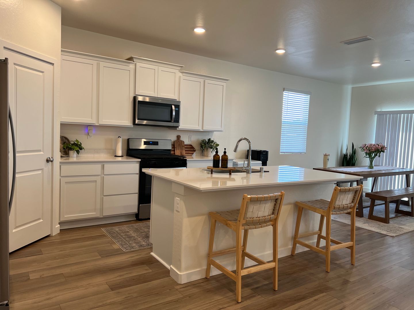 1869 W GRAHAM ST  - Hanford - California - 3 bed, 2 bath rental property