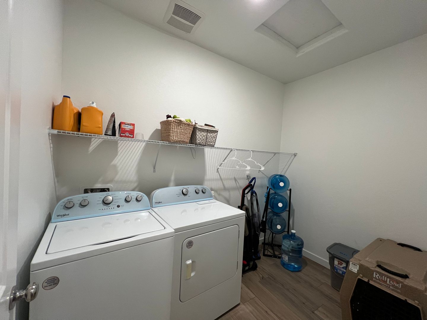 1869 W GRAHAM ST  - Hanford - California - 3 bed, 2 bath rental property