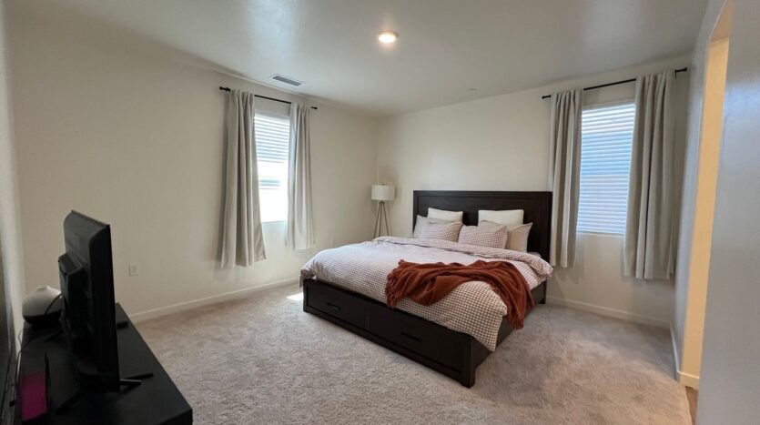 1869 W GRAHAM ST  - Hanford - California - 3 bed, 2 bath rental property