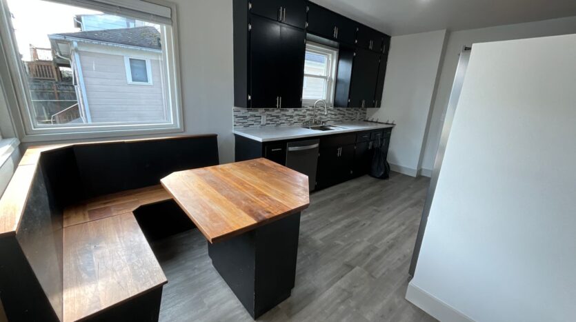 2215 Rockefeller Ave - Everett - Washington - 3 bed, 2 bath rental property