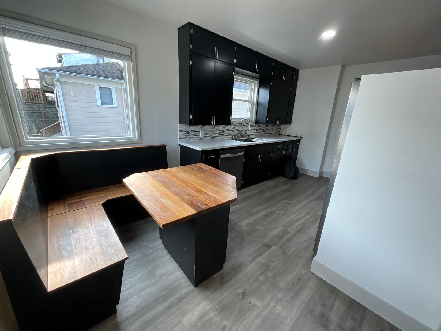 2215 Rockefeller Ave - Everett - Washington - 3 bed, 2 bath rental property