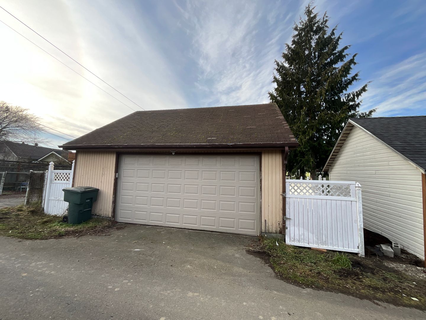 2215 Rockefeller Ave - Everett - Washington - 3 bed, 2 bath rental property