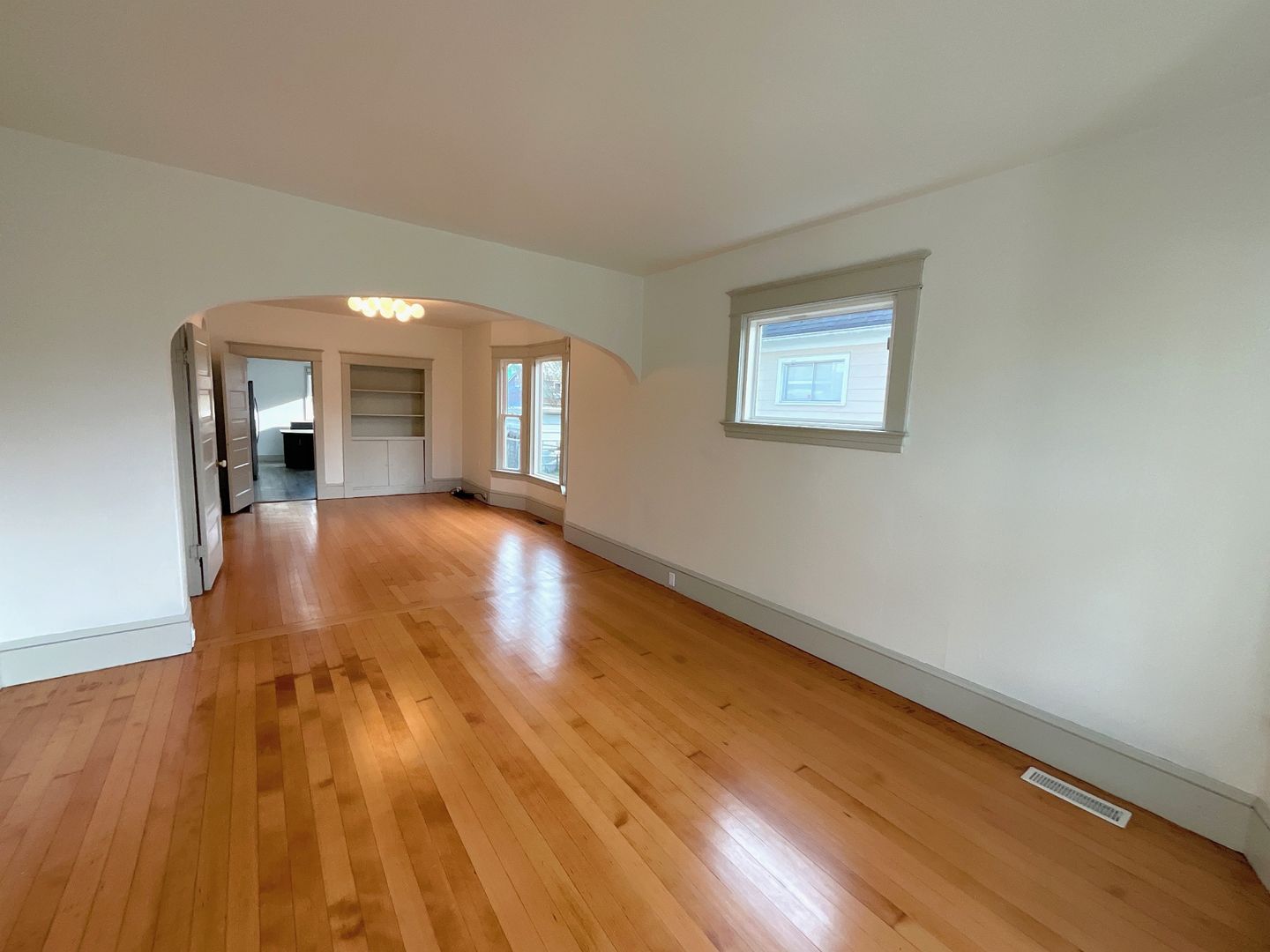 2215 Rockefeller Ave - Everett - Washington - 3 bed, 2 bath rental property