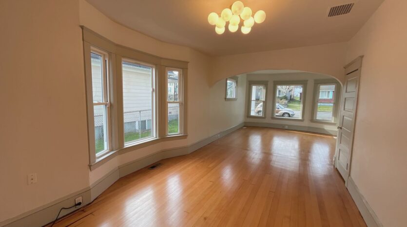 2215 Rockefeller Ave - Everett - Washington - 3 bed, 2 bath rental property