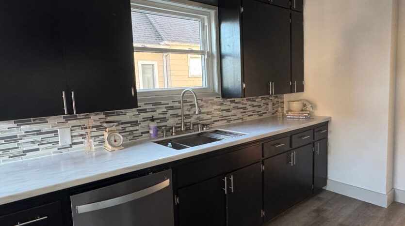 2215 Rockefeller Ave - Everett - Washington - 3 bed, 2 bath rental property