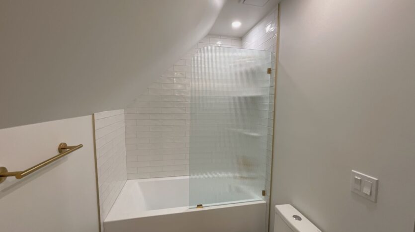 2215 Rockefeller Ave - Everett - Washington - 3 bed, 2 bath rental property