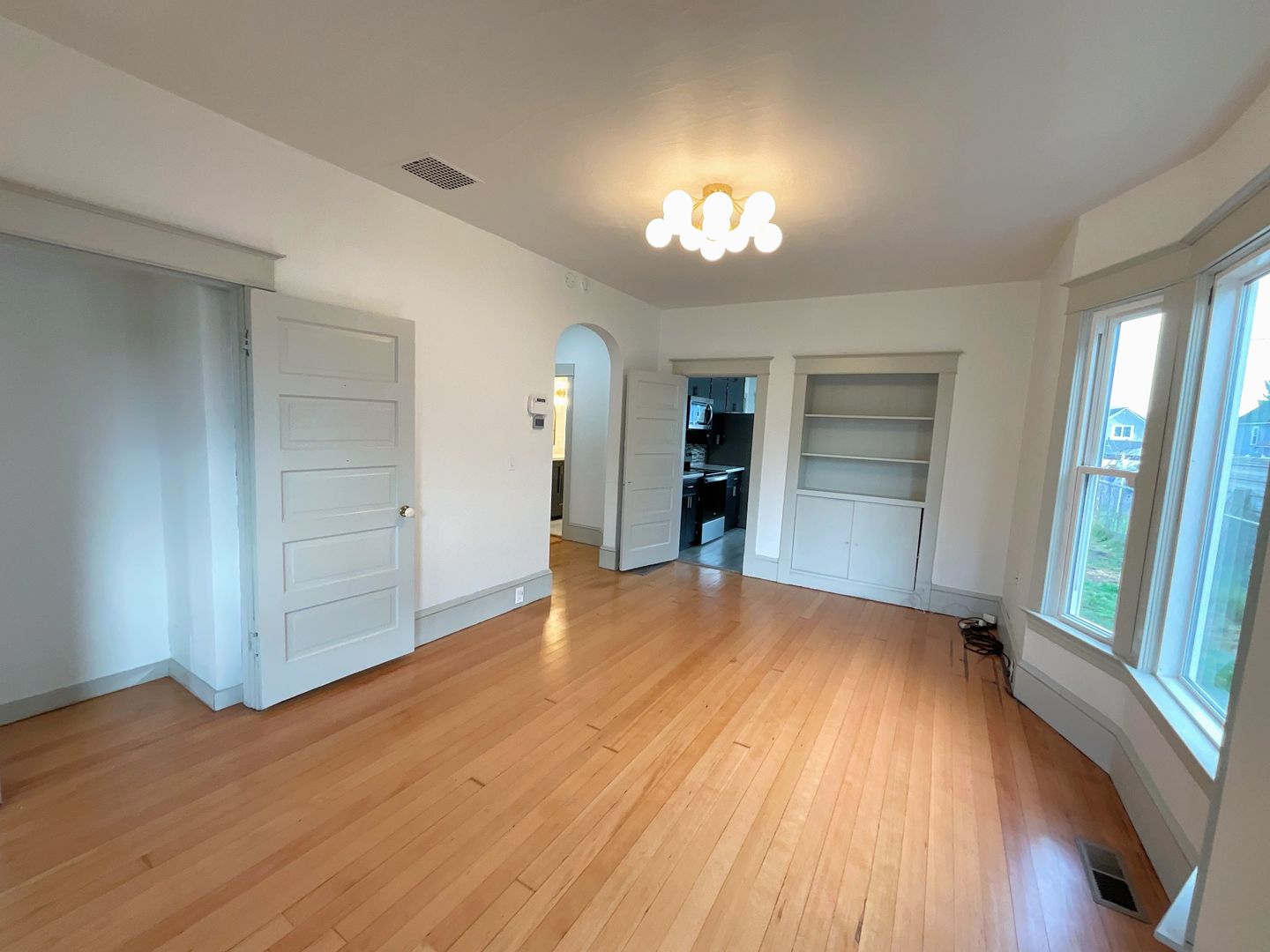 2215 Rockefeller Ave - Everett - Washington - 3 bed, 2 bath rental property