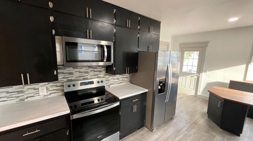 2215 Rockefeller Ave - Everett - Washington - 3 bed, 2 bath rental property