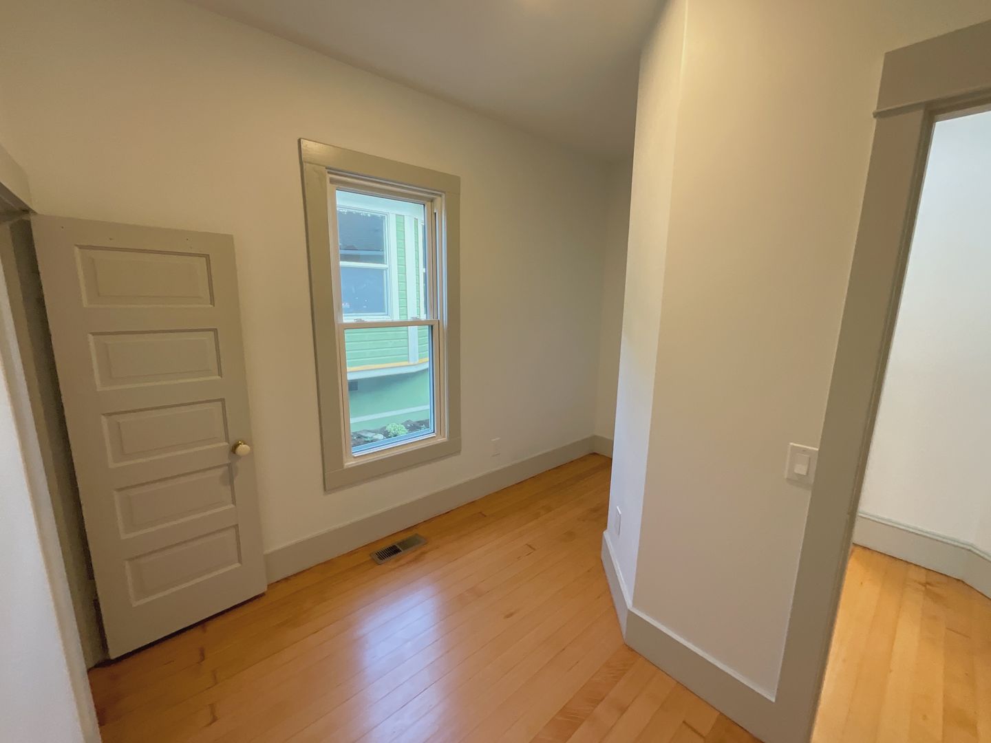 2215 Rockefeller Ave - Everett - Washington - 3 bed, 2 bath rental property