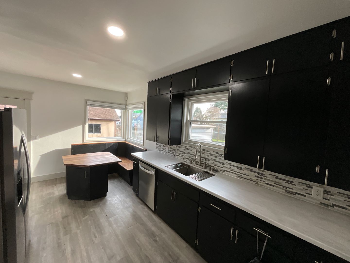 2215 Rockefeller Ave - Everett - Washington - 3 bed, 2 bath rental property