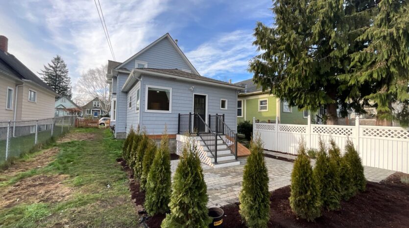2215 Rockefeller Ave - Everett - Washington - 3 bed, 2 bath rental property
