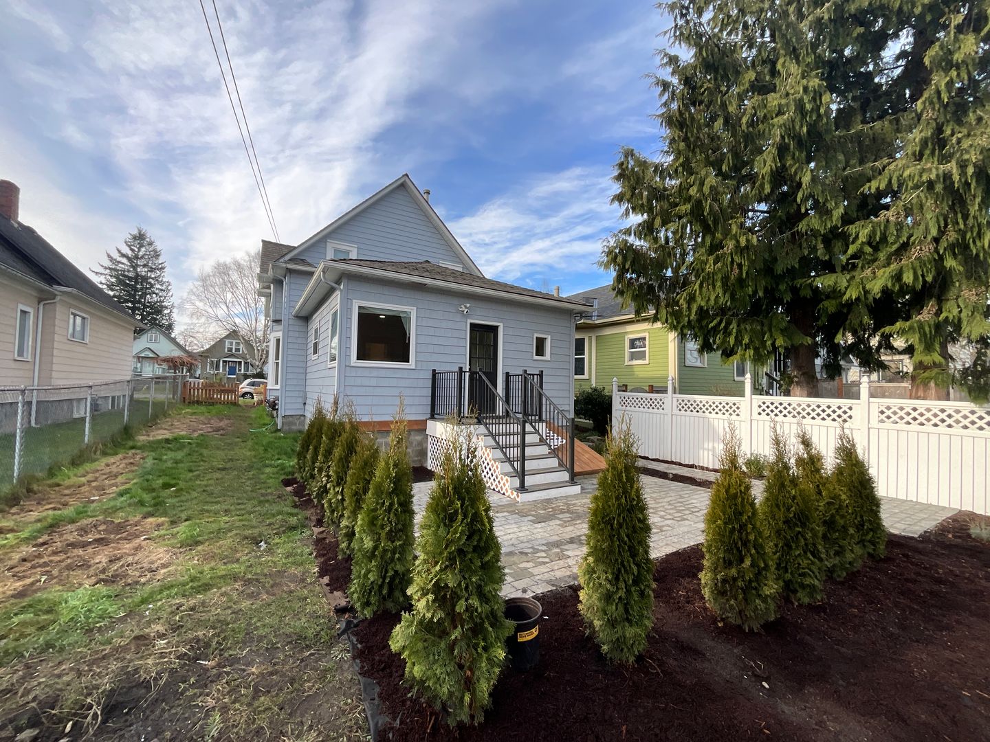 2215 Rockefeller Ave - Everett - Washington - 3 bed, 2 bath rental property