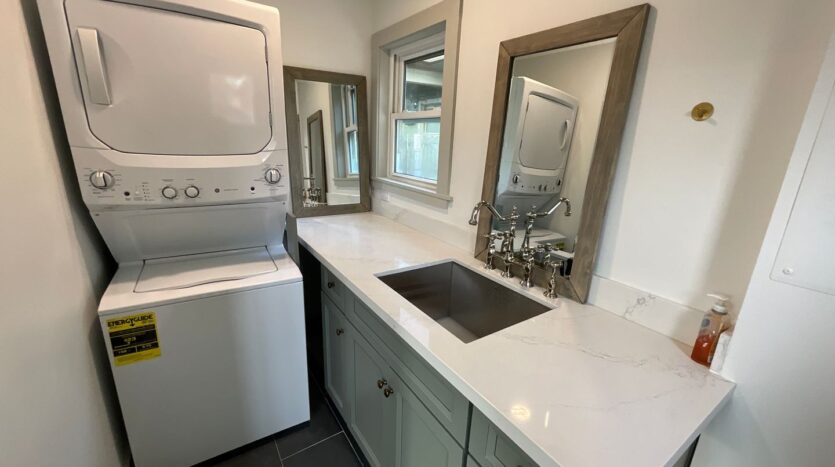 2215 Rockefeller Ave - Everett - Washington - 3 bed, 2 bath rental property