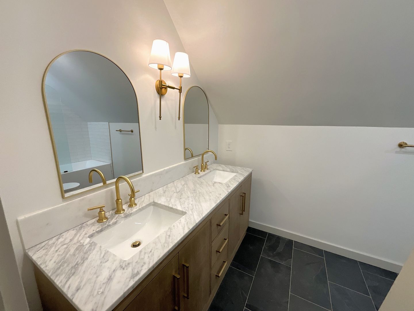 2215 Rockefeller Ave - Everett - Washington - 3 bed, 2 bath rental property