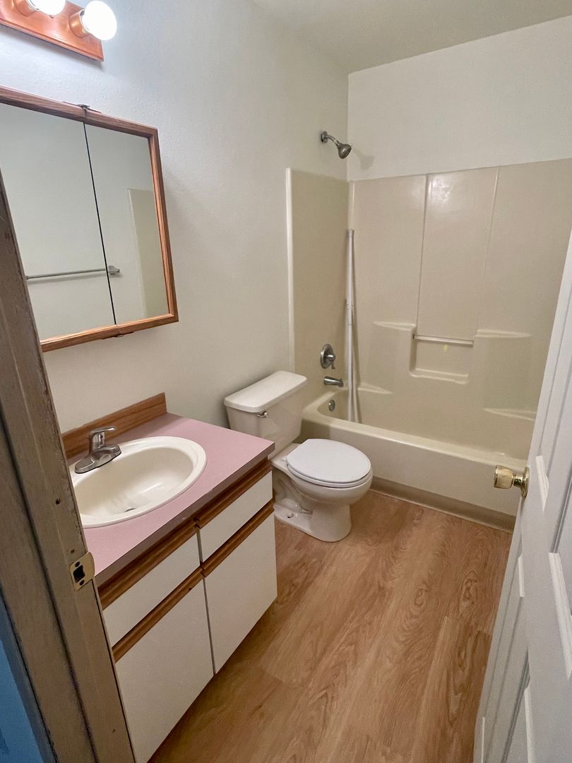 2231 Valencia St. - # 201 - Bellingham - Washington - 2 bed, 1 bath rental property