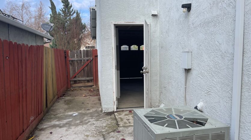 2234 Prestwick St - Stockton - California - 3 bed, 2.5 bath rental property