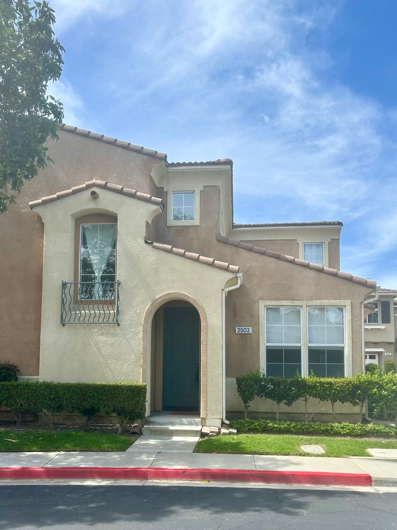 2503 Villamonte Court - Camarillo - California - 3 bed, 2.5 bath rental property