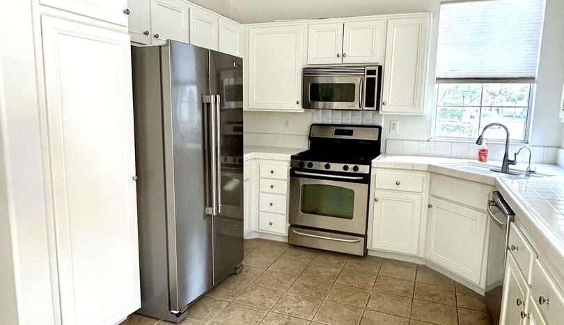 2503 Villamonte Court - Camarillo - California - 3 bed, 2.5 bath rental property