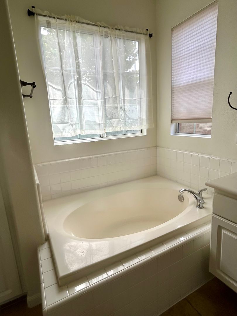 2503 Villamonte Court - Camarillo - California - 3 bed, 2.5 bath rental property