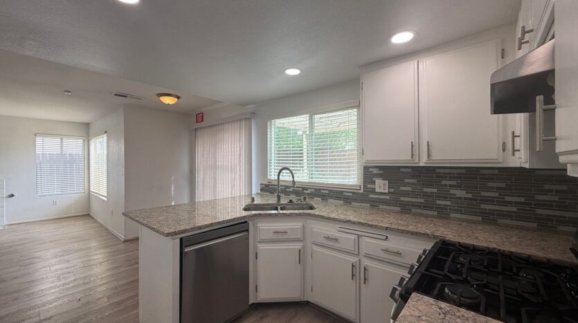 2624 Via Verona - Lancaster - California - 3 bed, 3 bath rental property