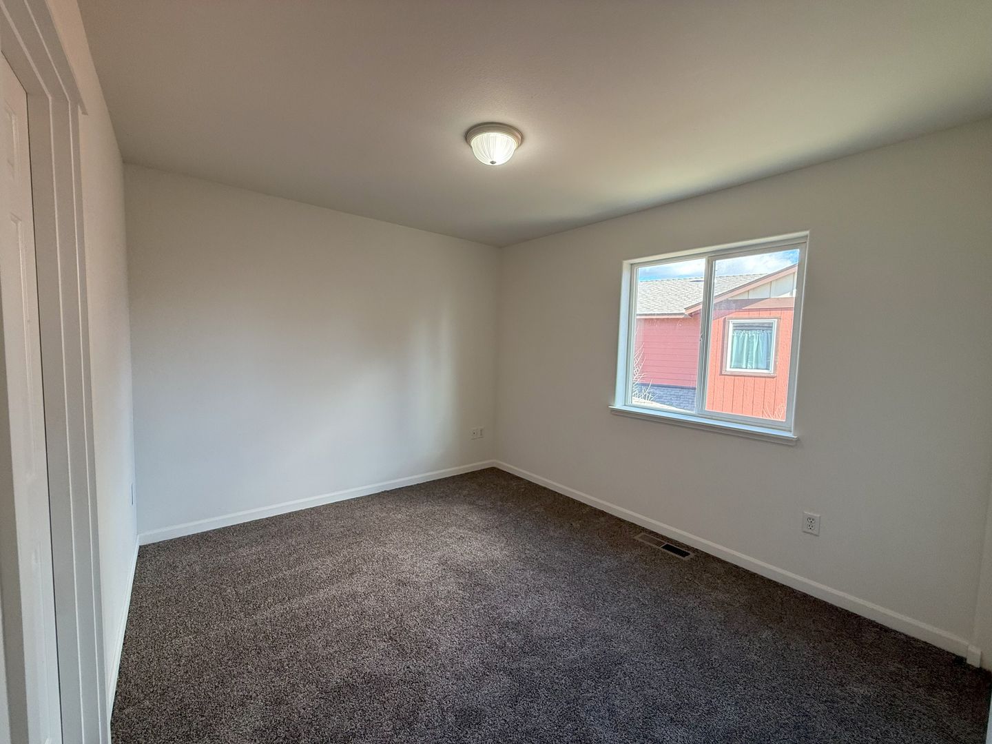 2636 SW Cascade Mountain Lane - Redmond - Oregon - 3 bed, 2.5 bath rental property