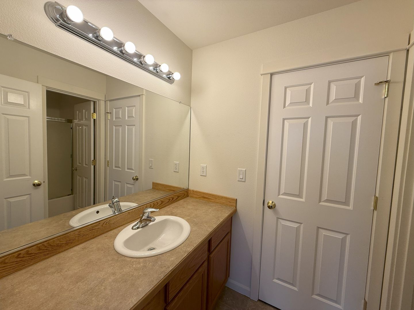 2636 SW Cascade Mountain Lane - Redmond - Oregon - 3 bed, 2.5 bath rental property