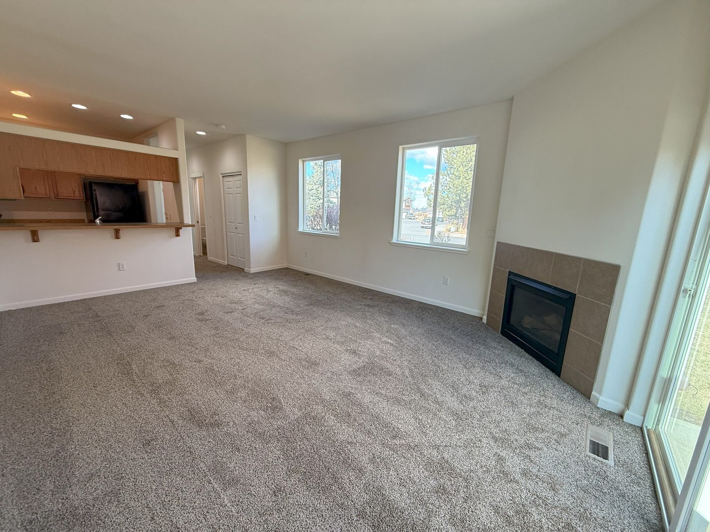 2636 SW Cascade Mountain Lane - Redmond - Oregon - 3 bed, 2.5 bath rental property