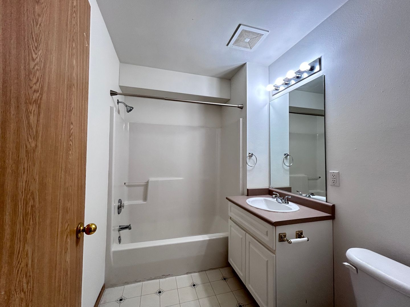 2719 - 2723 West Maplewood Avenue - Bellingham - Washington - 2 bed, 1 bath rental property