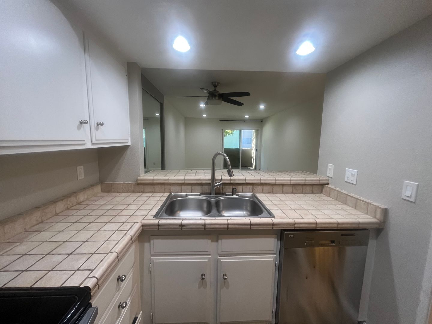 278 N. Wilshire C12 - Anaheim - California - 1 bed, 1 bath rental property