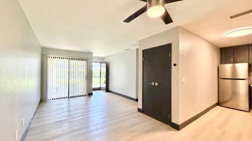 2822 N Auburn Ct #E112 - Palm Springs - California - 1 bed, 1 bath rental property