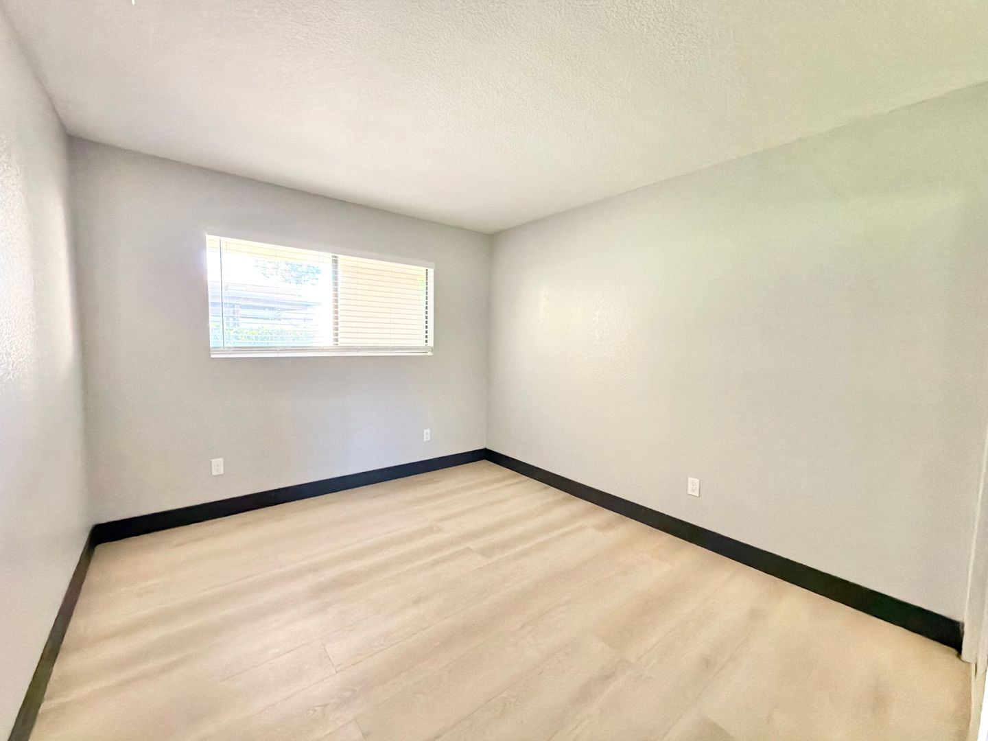 2822 N Auburn Ct #E112 - Palm Springs - California - 1 bed, 1 bath rental property