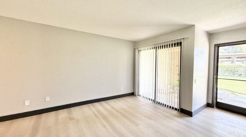 2822 N Auburn Ct #E112 - Palm Springs - California - 1 bed, 1 bath rental property