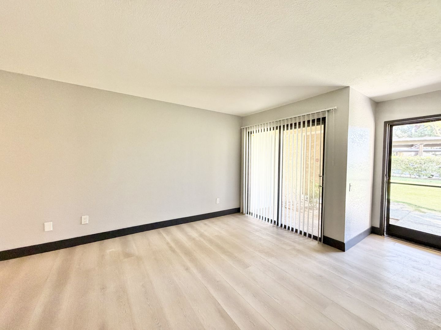 2822 N Auburn Ct #E112 - Palm Springs - California - 1 bed, 1 bath rental property