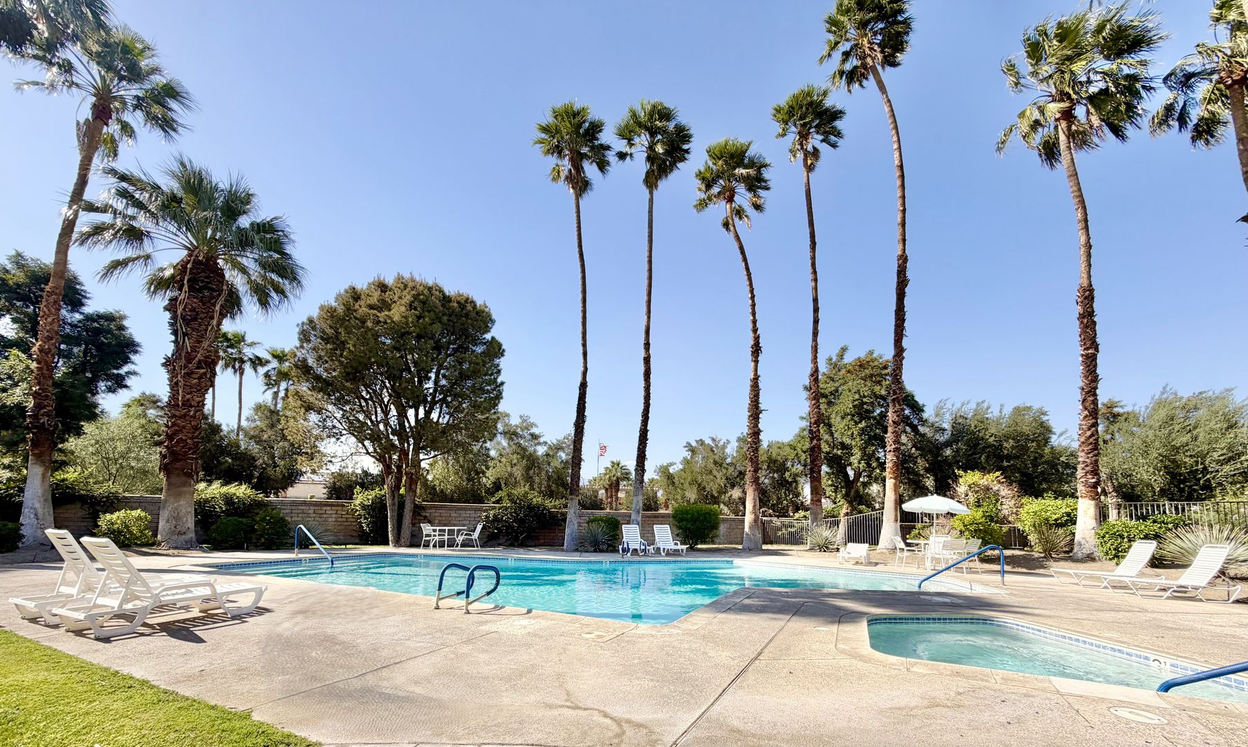 2822 N Auburn Ct #E112 - Palm Springs - California - 1 bed, 1 bath rental property