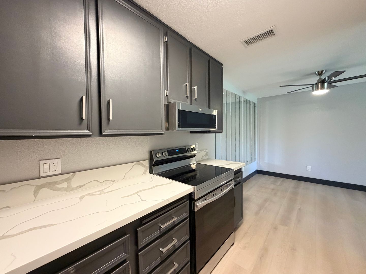 2822 N Auburn Ct #E112 - Palm Springs - California - 1 bed, 1 bath rental property