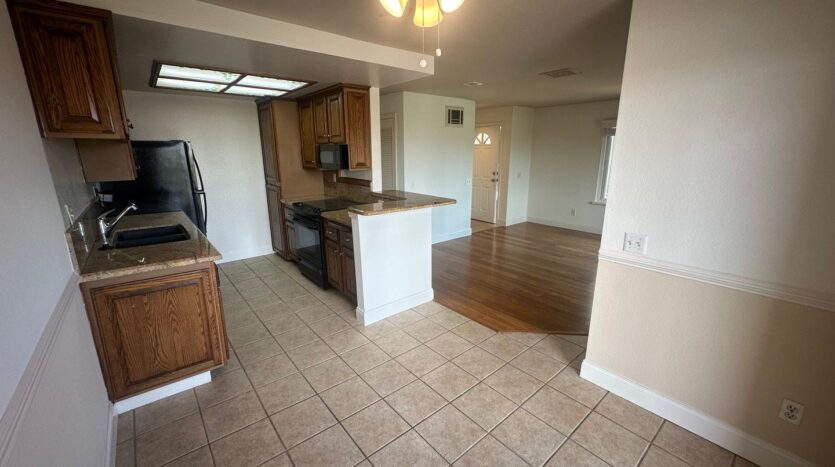 2828 Famosa Blvd. #209 - San Diego - California - 2 bed, 2 bath rental property