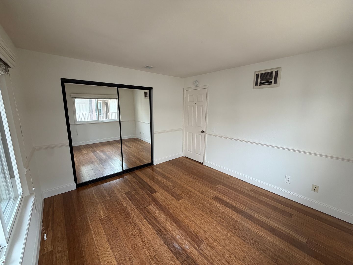 2828 Famosa Blvd. #209 - San Diego - California - 2 bed, 2 bath rental property