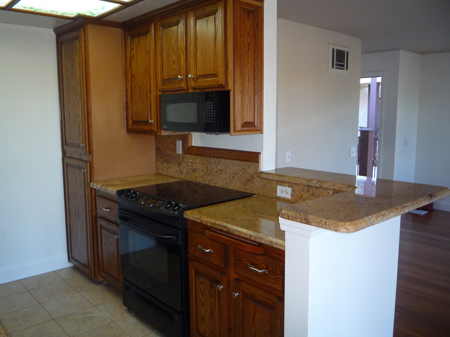 2828 Famosa Blvd. #209 - San Diego - California - 2 bed, 2 bath rental property