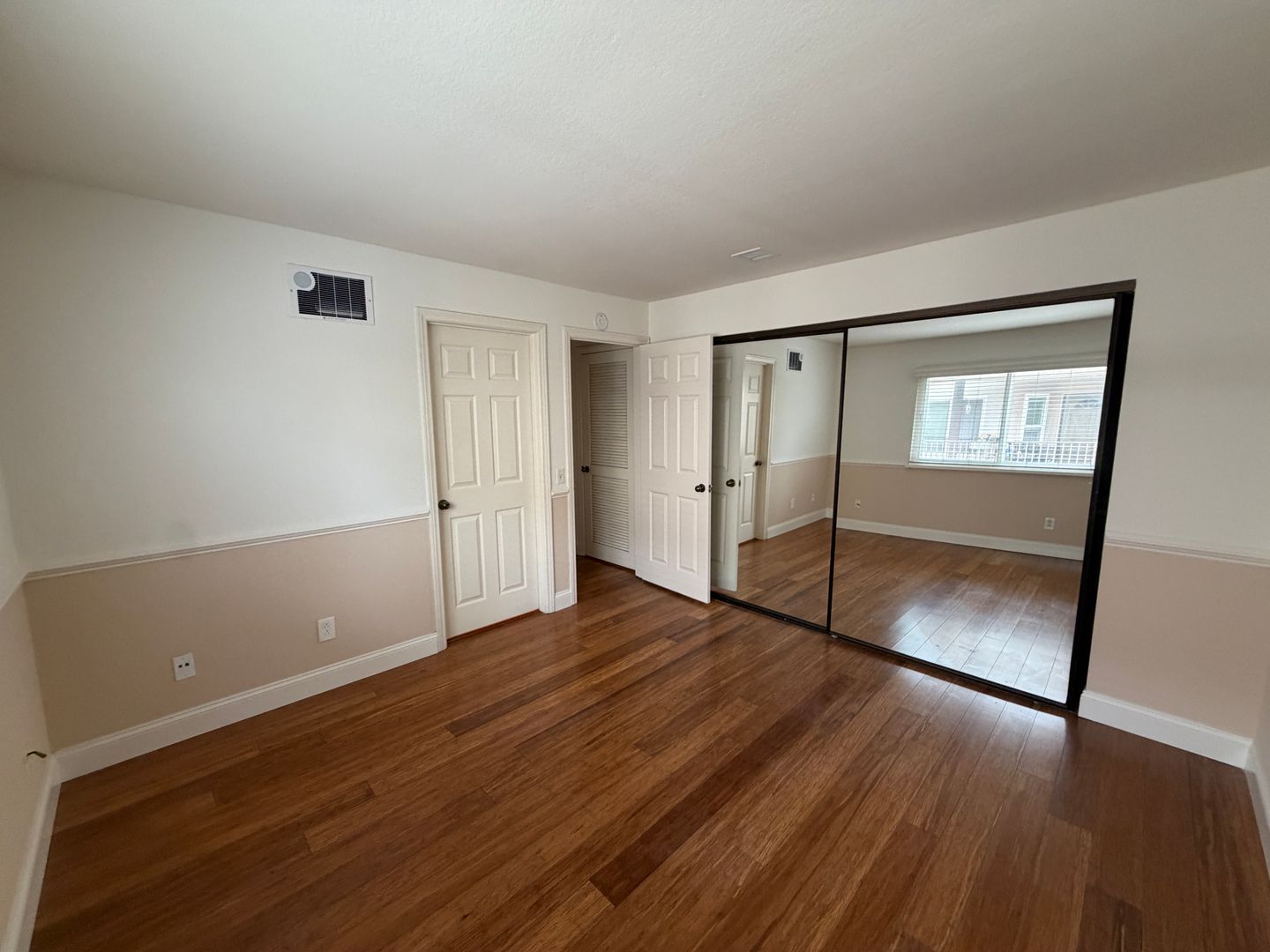 2828 Famosa Blvd. #209 - San Diego - California - 2 bed, 2 bath rental property