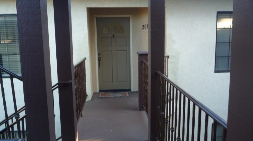 2828 Famosa Blvd. #209 - San Diego - California - 2 bed, 2 bath rental property