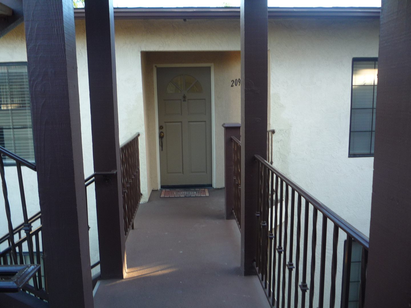 2828 Famosa Blvd. #209 - San Diego - California - 2 bed, 2 bath rental property