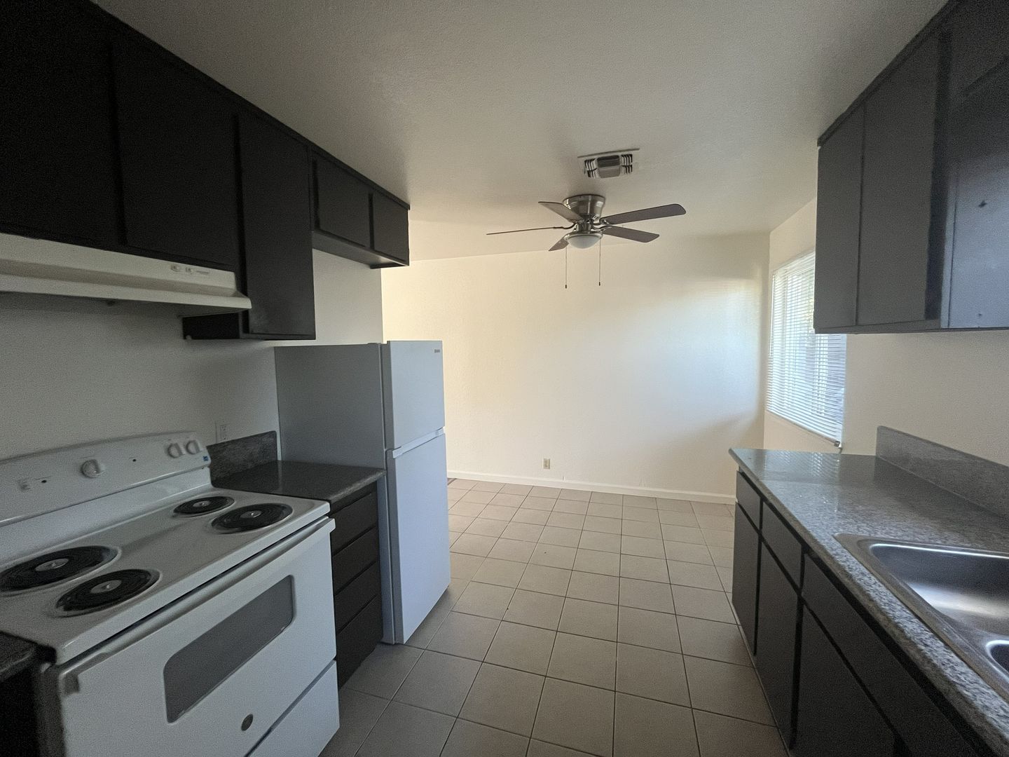 2856 Del Paso Blvd - Sacramento - California - 2 bed, 1 bath rental property