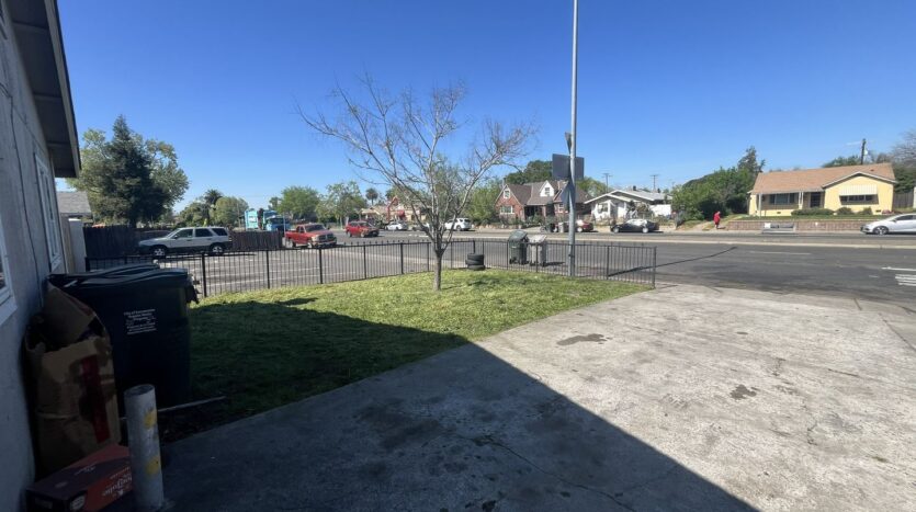 2856 Del Paso Blvd - Sacramento - California - 2 bed, 1 bath rental property