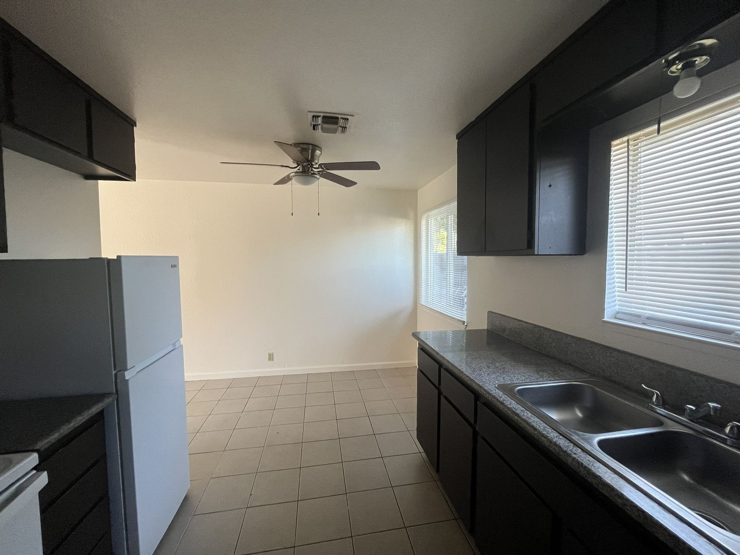 2856 Del Paso Blvd - Sacramento - California - 2 bed, 1 bath rental property